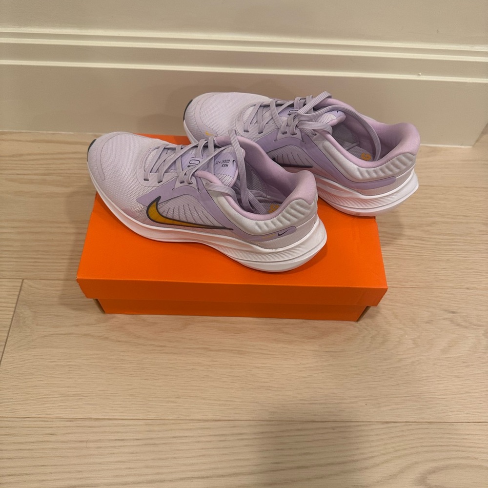 Nike Women's Quest 5 - Lavender and Gold Sneakers - Picture 2 of 4
